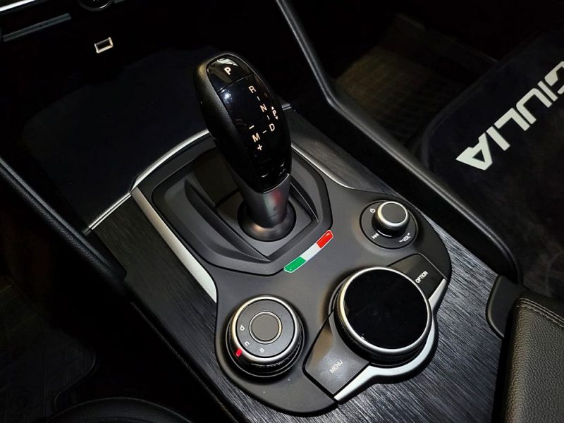 ALFA ROMEO GIULIA 2019. Bénéficiez de l'expérience Auto Dakar pour vos achats et locations de véhicules