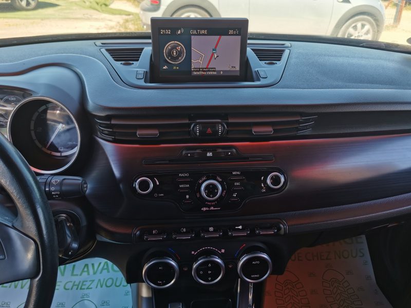 ALFA ROMEO GIULIETTA 2011. Notre service de conciergerie automobile Auto Dakar Premium prend en charge l'entretien complet de votre véhicule avec enlèvement et livraison à domicile. Ce service exclusif comprend également le nettoyage intérieur et extérieur pour vous restituer un véhicule impeccable.