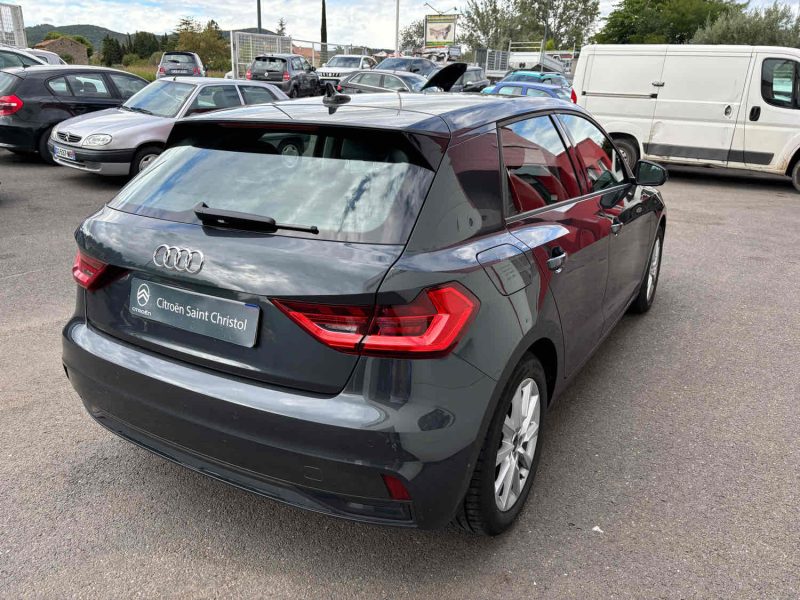 AUDI A1 SPORTBACK 2023. Auto Dakar garantit la traçabilité complète de tous ses véhicules avec historique détaillé et certification d'origine authentifiée. Cette transparence totale vous assure l'acquisition d'un véhicule aux antécédents vérifiés et à la provenance légale certifiée.