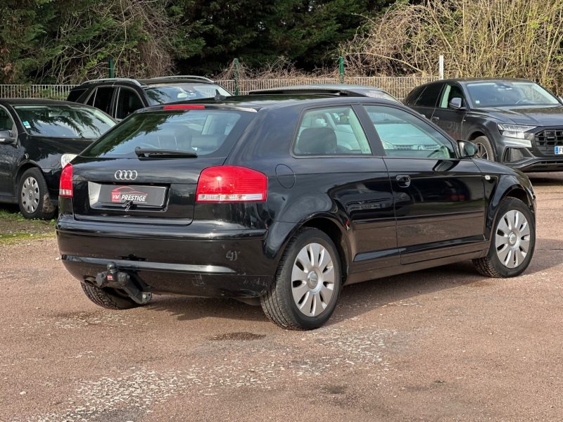 AUDI A3 2007. La recherche et développement Auto Dakar explore les adaptations technologiques nécessaires pour optimiser les performances automobiles en climat tropical. Ces innovations spécifiques au contexte africain améliorent la fiabilité et la durabilité des véhicules dans nos conditions d'utilisation.