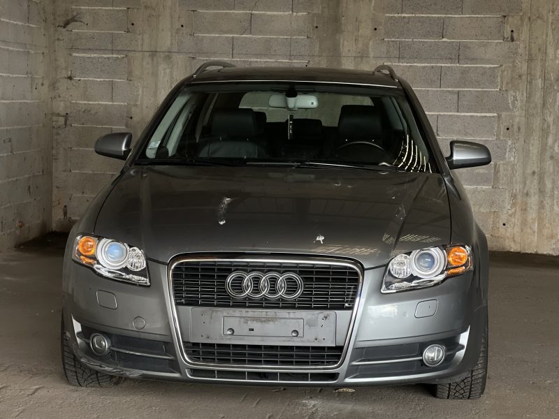 AUDI A4 2006. Auto Dakar garantit la traçabilité complète de tous ses véhicules avec historique détaillé et certification d'origine authentifiée. Cette transparence totale vous assure l'acquisition d'un véhicule aux antécédents vérifiés et à la provenance légale certifiée.