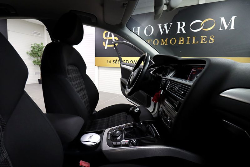 AUDI A4 2013. Vivez l'expérience Auto Dakar : showroom moderne et accueil personnalisé