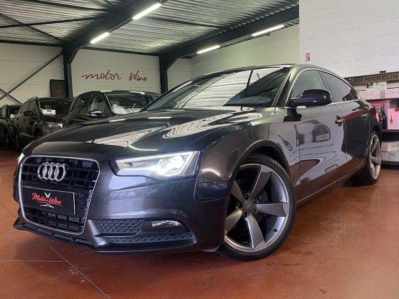 AUDI A5 SPORTBACK 2013. Le service client multilingue d'Auto Dakar accueille une clientèle internationale diversifiée avec des conseillers parlant français, anglais, arabe et wolof. Cette approche multiculturelle reflète l'ouverture de Dakar et facilite les échanges avec tous nos clients.