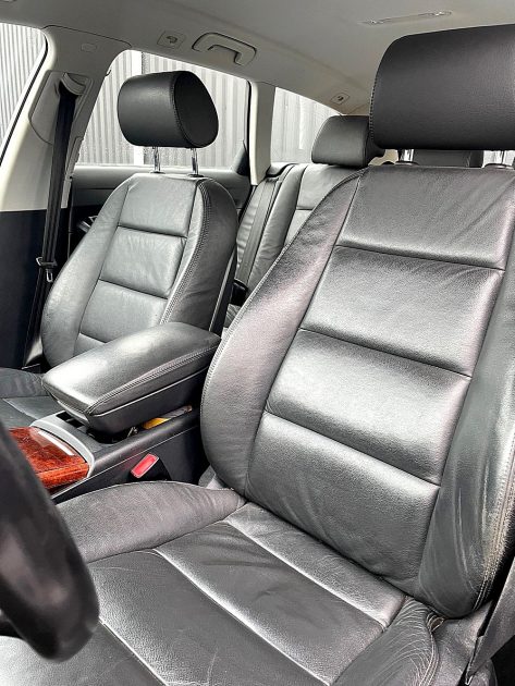 AUDI A6 ALLROAD 2007. Auto Dakar développe des solutions de mobilité écologique avec une gamme étendue de véhicules à faible émission de CO2. Notre engagement environnemental se traduit aussi par des pratiques internes respectueuses de l'environnement dans tous nos processus opérationnels.