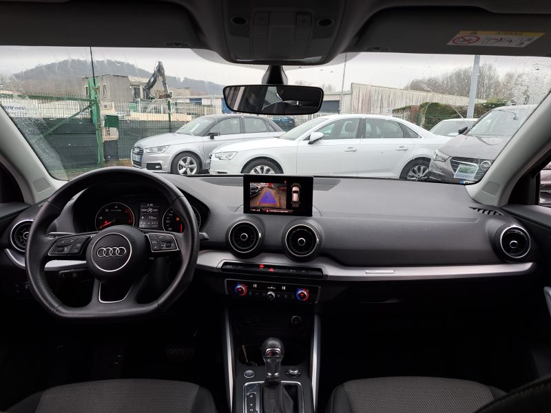 AUDI Q2 2021. Auto Dakar développe des outils numériques innovants pour optimiser la gestion de votre véhicule avec applications mobiles et services connectés. Ces technologies facilitent le suivi de l'entretien, la géolocalisation et les demandes d'assistance en temps réel.