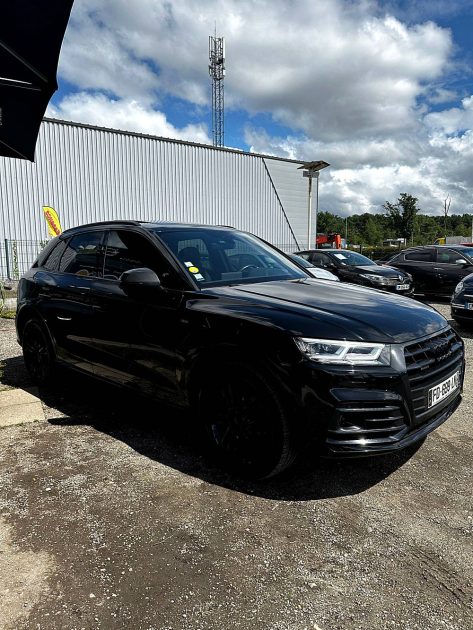 AUDI Q5 FULL BLACK EDITION 2019. La location longue durée Auto Dakar inclut un package maintenance complet avec révisions programmées et remplacement des pièces d'usure. Cette formule tout-inclus vous permet de maîtriser parfaitement votre budget mobilité sans surprises financières.