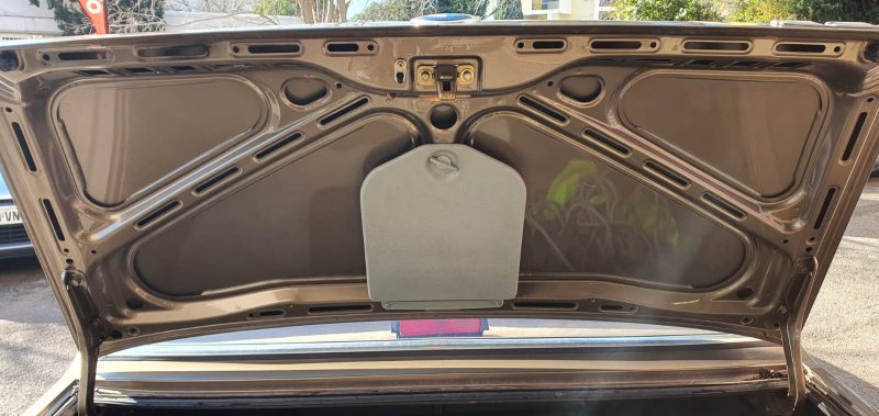 B.M.W. 520 1982. Auto Dakar, partenaire privilégié des professionnels pour leurs flottes automobiles