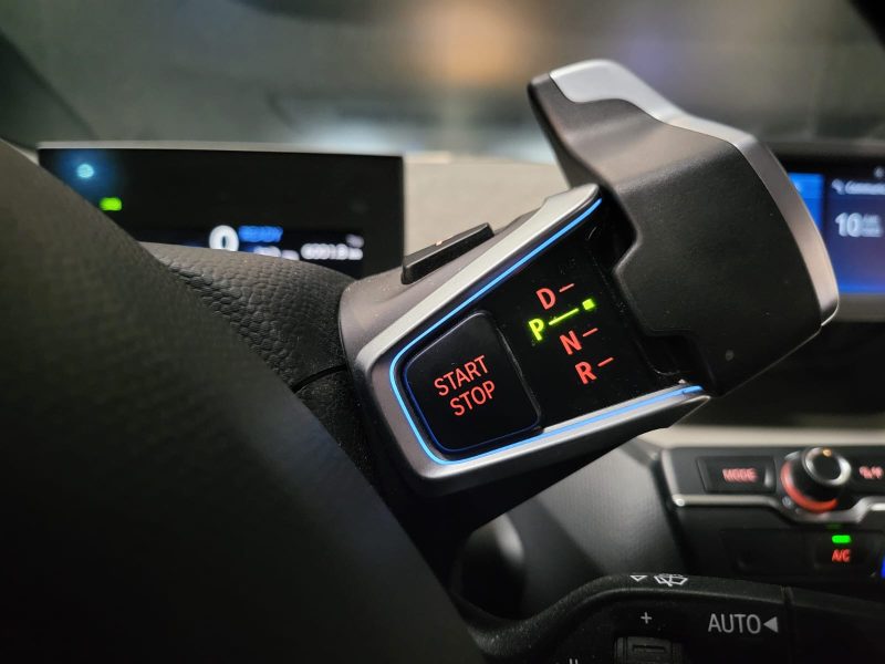 B.M.W. I3 2020. Le programme de fidélité Auto Dakar Premium récompense nos clients réguliers avec des avantages exclusifs et des réductions préférentielles. Les membres bénéficient également d'un accès prioritaire aux nouveautés et aux événements privés organisés par notre concession.