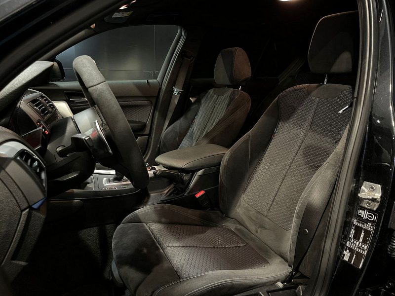 B.M.W. SERIE 1 135I 2015. Notre service de conciergerie automobile Auto Dakar Premium prend en charge l'entretien complet de votre véhicule avec enlèvement et livraison à domicile. Ce service exclusif comprend également le nettoyage intérieur et extérieur pour vous restituer un véhicule impeccable.