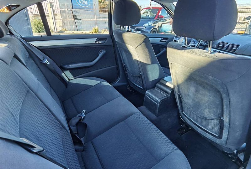 B.M.W. SERIE 3 2001. Conseils d'experts chez Auto Dakar pour choisir le véhicule parfait