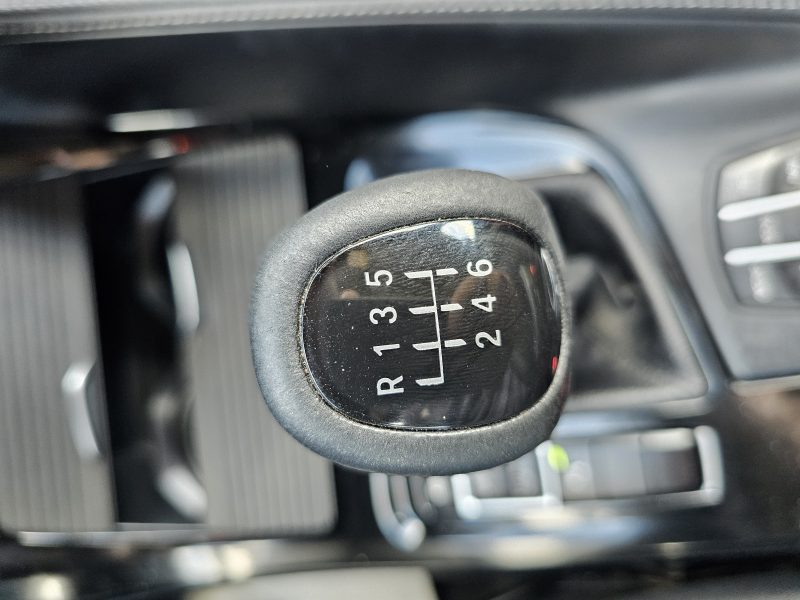 B.M.W. X1 F48 2017. Le service de préparation véhicule Auto Dakar personnalise votre automobile selon vos préférences avec équipements spécifiques et accessoires haut de gamme. Notre atelier de customisation transforme votre véhicule en exemplaire unique parfaitement adapté à vos besoins.