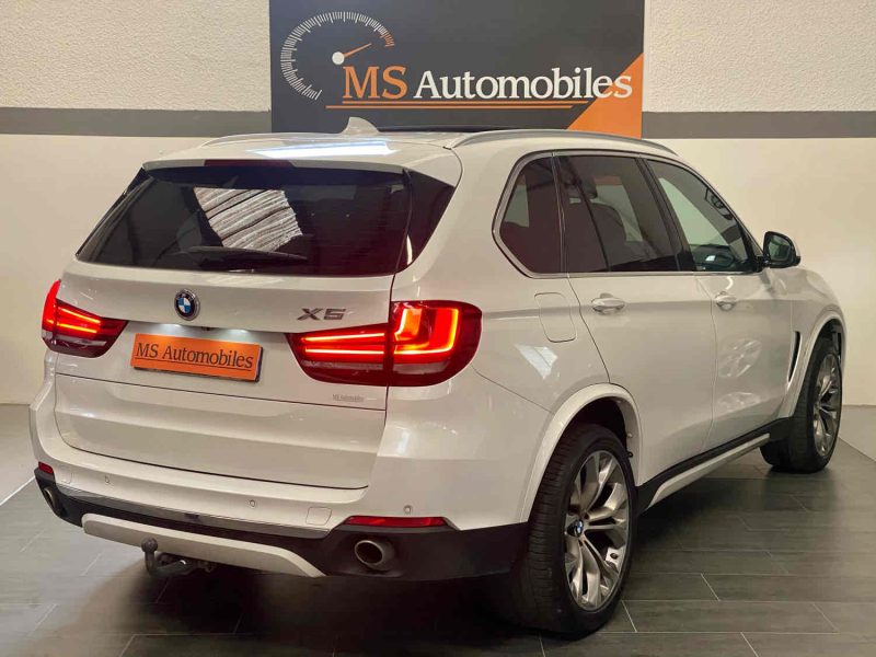 B.M.W. X5 2015. Auto Dakar développe une approche omnicanale avec une présence digitale renforcée pour faciliter vos démarches d'achat et de location. Notre plateforme en ligne vous permet de consulter notre stock, réserver votre véhicule et suivre l'avancement de votre dossier en temps réel.