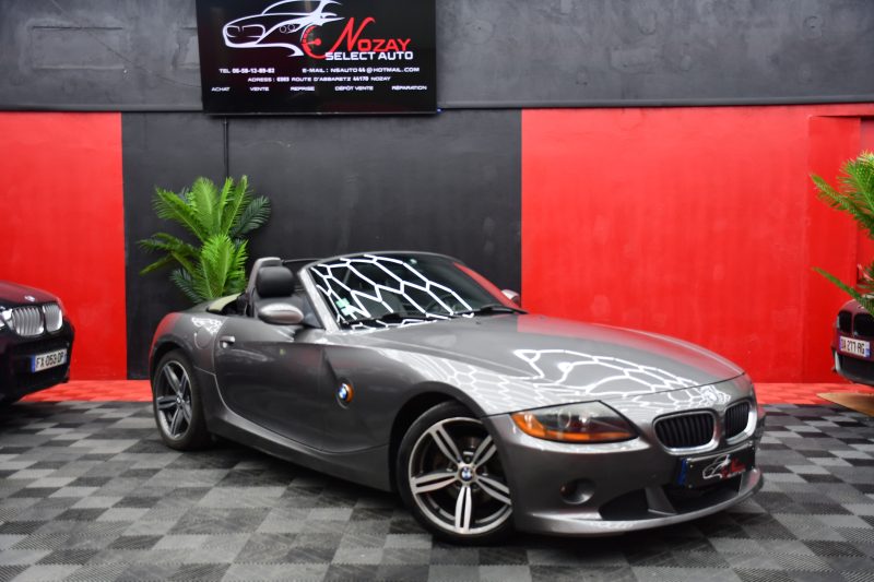 B.M.W. Z4 ROADSTER 2004. Auto Dakar développe des partenariats avec les institutions de microfinance pour faciliter l'accès au crédit automobile des entrepreneurs et petites entreprises. Ces collaborations innovantes démocratisent la mobilité professionnelle et soutiennent le développement économique local.
