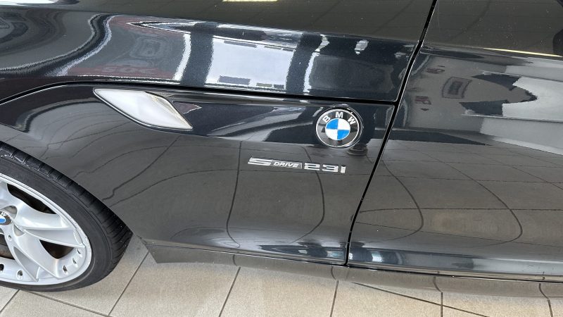 B.M.W. Z4 ROADSTER 2009. Rejoignez la communauté des clients satisfaits d'Auto Dakar, référence automobile dakaroise