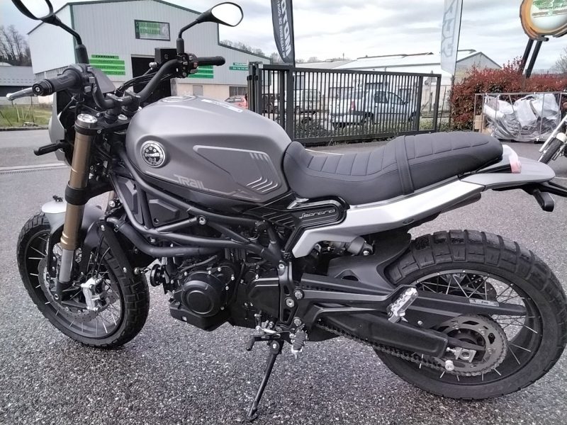 BENELLI LEONCINO 800 T 2022. Auto Dakar organise régulièrement des événements thématiques et des journées découverte pour présenter les innovations automobiles à sa clientèle. Ces rendez-vous conviviaux permettent d'échanger avec nos experts et de tester en avant-première les dernières technologies.