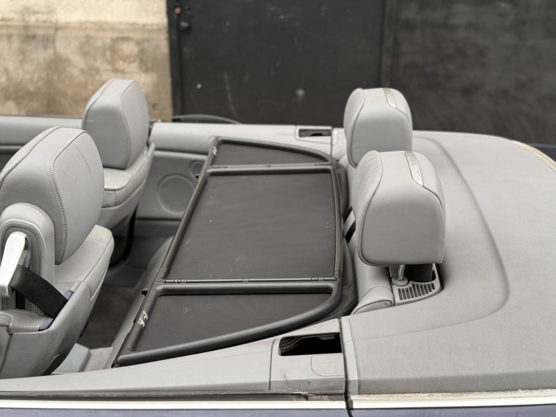 BMW 3ER 2003. Le service client multilingue d'Auto Dakar accueille une clientèle internationale diversifiée avec des conseillers parlant français, anglais, arabe et wolof. Cette approche multiculturelle reflète l'ouverture de Dakar et facilite les échanges avec tous nos clients.