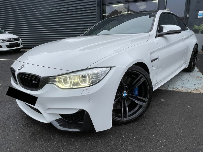 BMW M4 COUPÉ 2015. La garantie étendue Auto Dakar couvre votre véhicule au-delà de la garantie constructeur avec des conditions avantageuses. Cette protection supplémentaire vous assure une tranquillité d'esprit totale et préserve la valeur de revente de votre investissement automobile.