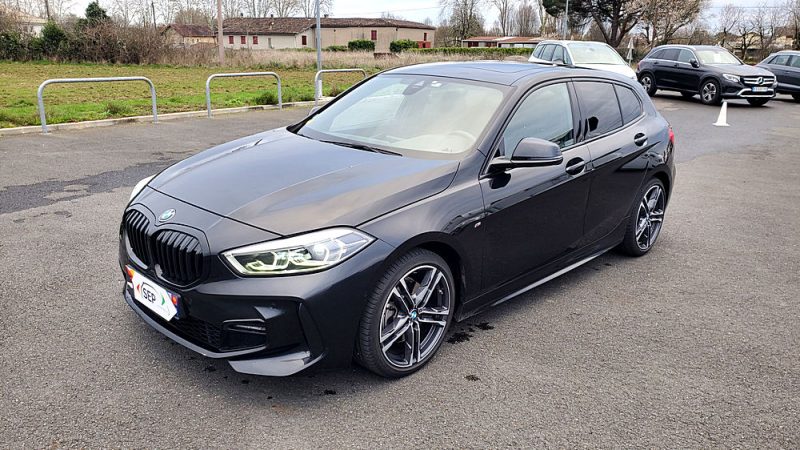 BMW SERIE 118DA 2.0 150CV 2020. La location de véhicules chez Auto Dakar inclut une assistance 24h/24 et 7j/7 pour votre tranquillité d'esprit. En cas de panne ou d'incident, notre équipe d'intervention rapide se déplace immédiatement pour résoudre le problème ou vous fournir un véhicule de remplacement.