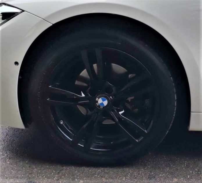 BMW SERIE 3 TOURING 2018. Notre centre de diagnostic Auto Dakar utilise les équipements les plus avancés pour analyser précisément l'état technique de votre véhicule. Ce diagnostic complet vous permet d'anticiper les besoins de maintenance et d'optimiser les performances de votre automobile.