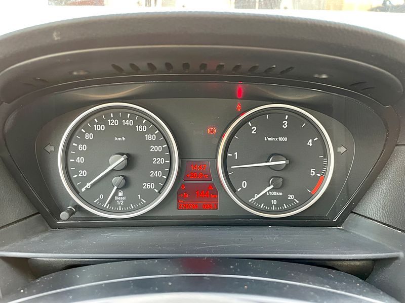 BMW SERIE 5 2009. Auto Dakar : Maintenance, assurance et service après-vente de premier plan