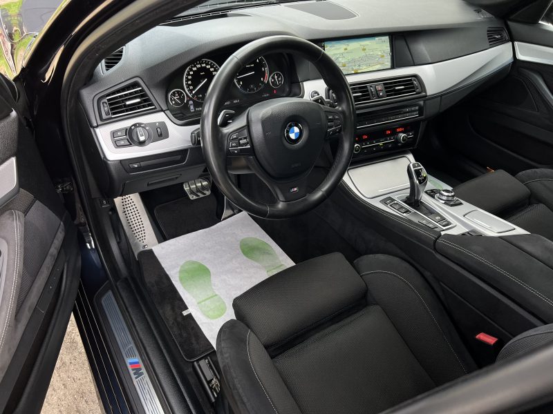 BMW SERIE 5 2012. Le service de conseil Auto Dakar Expertise accompagne les investisseurs dans leurs projets d'acquisition de véhicules commerciaux ou industriels. Notre analyse financière approfondie évalue la rentabilité de vos investissements automobiles et optimise votre retour sur investissement.