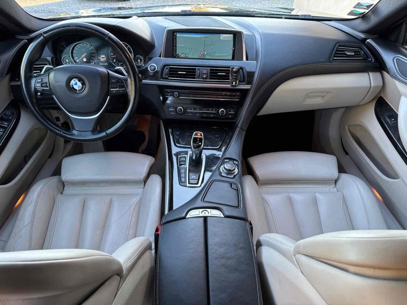 BMW SERIE 6 2013. Le service client multilingue d'Auto Dakar accueille une clientèle internationale diversifiée avec des conseillers parlant français, anglais, arabe et wolof. Cette approche multiculturelle reflète l'ouverture de Dakar et facilite les échanges avec tous nos clients.