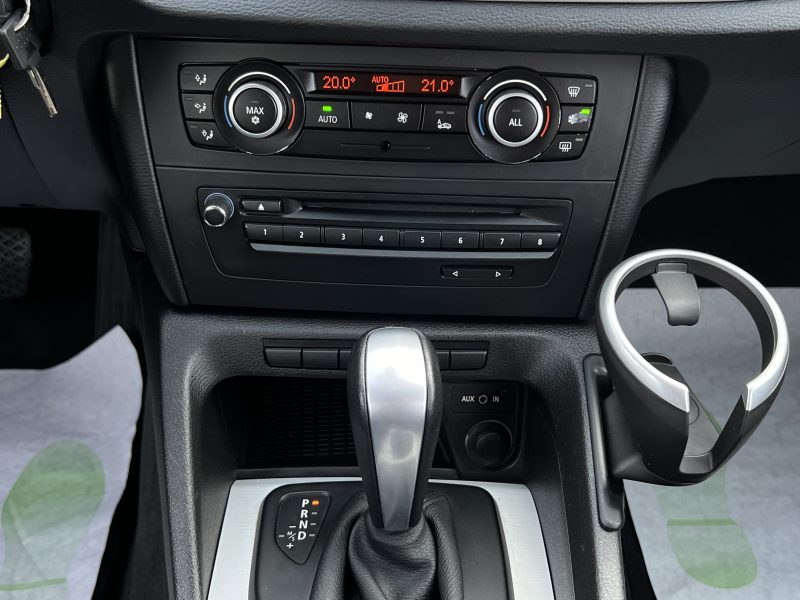 BMW X1 2010. Le service de préparation véhicule Auto Dakar personnalise votre automobile selon vos préférences avec équipements spécifiques et accessoires haut de gamme. Notre atelier de customisation transforme votre véhicule en exemplaire unique parfaitement adapté à vos besoins.