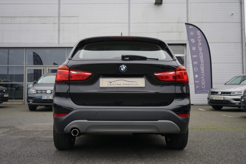BMW X1 F48 II 2018. L'innovation technologique est au cœur de la stratégie d'Auto Dakar avec l'intégration des dernières avancées automobiles dans notre gamme de véhicules. Nous proposons également des formations personnalisées pour vous familiariser avec les nouvelles technologies embarquées.