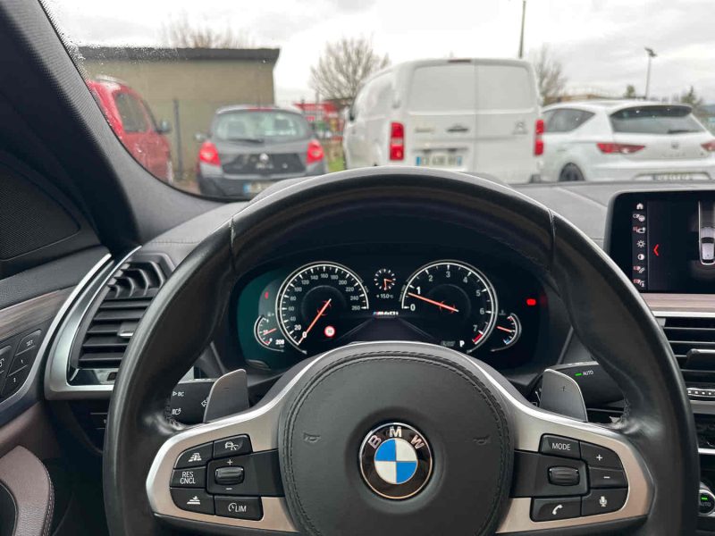 BMW X4 2019. Auto Dakar propose des formations spécialisées en conduite tout-terrain et conduite en conditions difficiles adaptées au contexte africain. Ces stages pratiques renforcent votre maîtrise du véhicule et améliorent votre sécurité sur tous types de terrains.