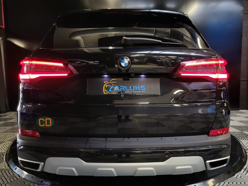 BMW X5 2020. Auto Dakar propose des solutions de mobilité intégrée combinant location de véhicules, assurance, carburant et maintenance dans des forfaits tout-inclus. Cette approche globale simplifie la gestion de votre mobilité tout en optimisant vos coûts de transport professionnel ou personnel.
