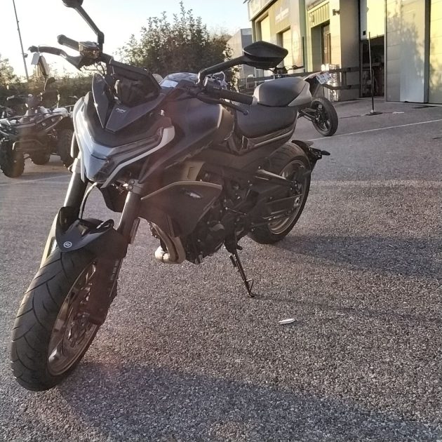 CF MOTO NK 800 ADVANCED TC 2024. Conseils d'experts chez Auto Dakar pour choisir le véhicule parfait