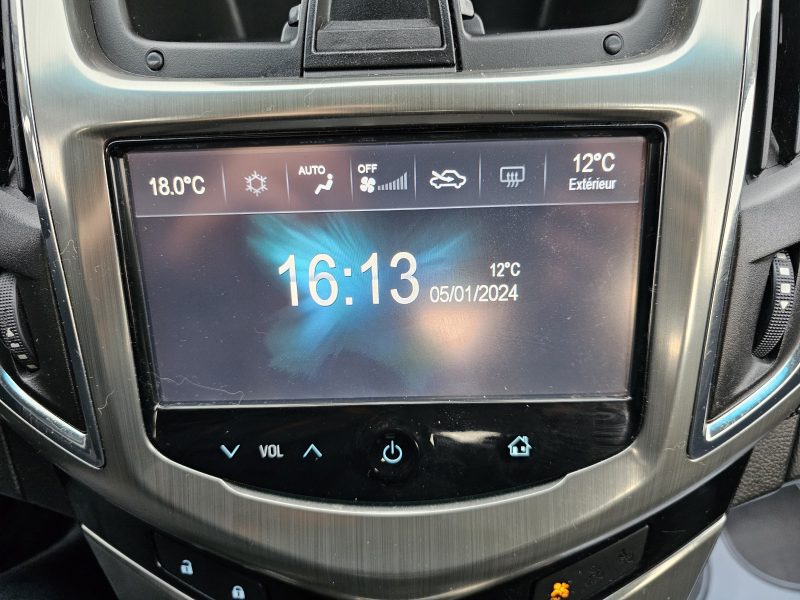 CHEVROLET CRUZE 2013. Auto Dakar propose un service de reprise de votre ancien véhicule à sa juste valeur marchande avec expertise gratuite et transparente. Cette évaluation professionnelle facilite le financement de votre nouveau véhicule en optimisant votre apport personnel.