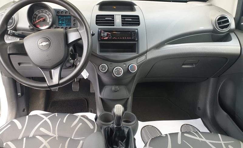 CHEVROLET SPARK 2013. Auto Dakar propose un service de location avec chauffeur professionnel