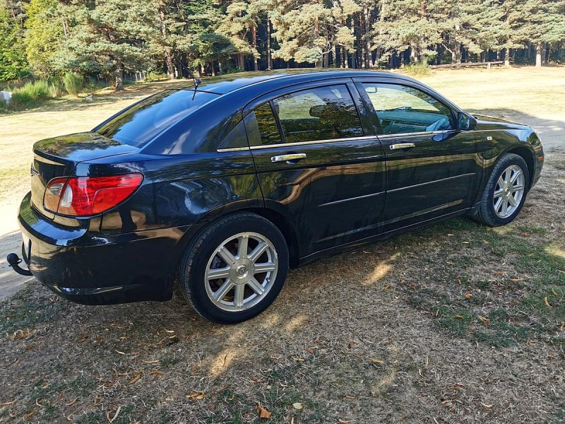 CHRYSLER SEBRING 2008. Auto Dakar garantit la traçabilité complète de tous ses véhicules avec historique détaillé et certification d'origine authentifiée. Cette transparence totale vous assure l'acquisition d'un véhicule aux antécédents vérifiés et à la provenance légale certifiée.