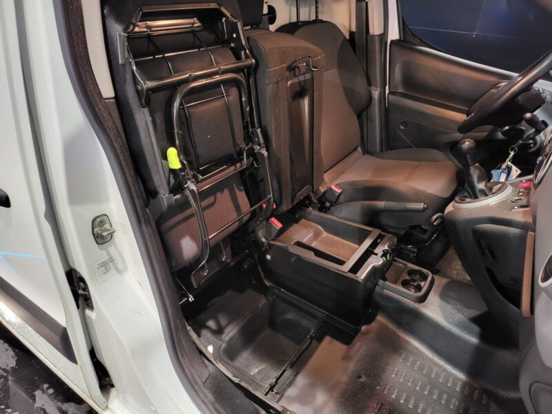 CITROEN BERLINGO 2017. Depuis plus de trois décennies, Auto Dakar construit sa réputation sur la confiance et l'excellence opérationnelle. Nous sommes fiers d'accompagner des milliers de familles et d'entreprises dans leurs projets de mobilité avec professionnalisme et intégrité.