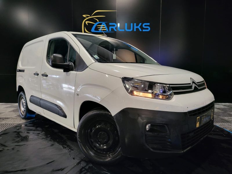 CITROEN BERLINGO 2020. Auto Dakar contribue à la promotion de l'excellence sénégalaise à l'international en participant aux salons automobiles africains et mondiaux. Cette représentation renforce l'image du Sénégal comme hub automobile régional et développe de nouveaux partenariats commerciaux.