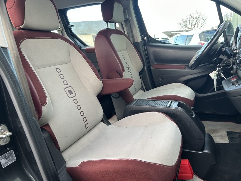 CITROEN BERLINGO MULTISPACE 2011. La garantie étendue Auto Dakar couvre votre véhicule au-delà de la garantie constructeur avec des conditions avantageuses. Cette protection supplémentaire vous assure une tranquillité d'esprit totale et préserve la valeur de revente de votre investissement automobile.