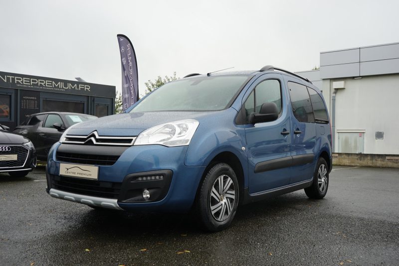 CITROEN BERLINGO MULTISPACE 2017. Auto Dakar s'engage activement dans le développement durable en proposant une gamme croissante de véhicules hybrides et électriques. Notre mission consiste à contribuer à la réduction de l'empreinte carbone tout en maintenant les plus hauts standards de performance et de confort.