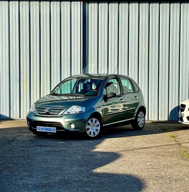 CITROEN C3 I 2007. Le centre de formation continue Auto Dakar propose des stages de mise à niveau pour les professionnels de l'automobile sur les nouvelles technologies. Ces formations certifiantes maintiennent l'expertise technique de l'écosystème automobile sénégalais au plus haut niveau international.