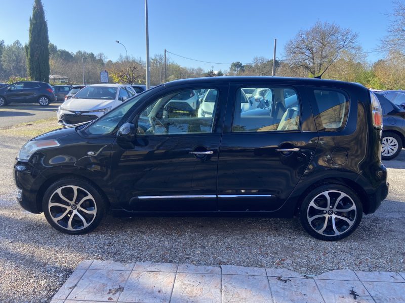 CITROEN C3 PICASSO 2009. Auto Dakar révolutionne le marché automobile sénégalais avec une approche client personnalisée et des services d'exception. Notre engagement quotidien consiste à vous offrir une expérience d'achat unique, alliant conseils d'experts et solutions de financement sur mesure.