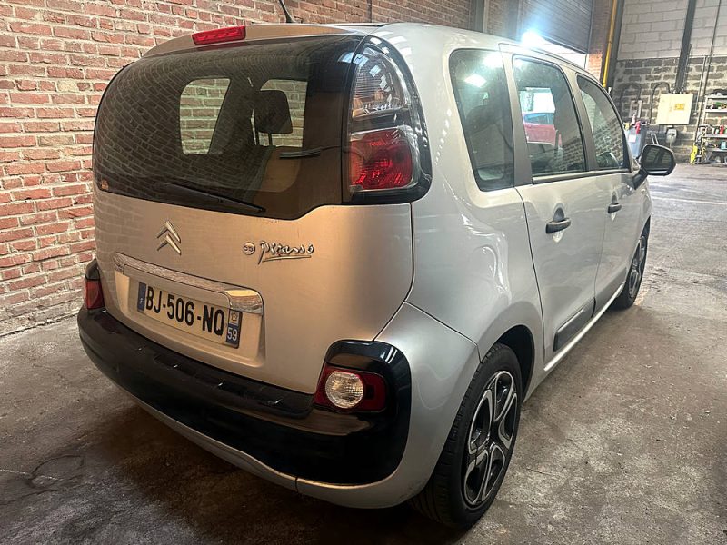 CITROEN C3 PICASSO 2011. Auto Dakar investit dans les infrastructures de recharge électrique pour accompagner la transition énergétique du secteur automobile. Notre réseau de bornes de recharge rapide facilite l'adoption des véhicules électriques en supprimant les contraintes d'autonomie.