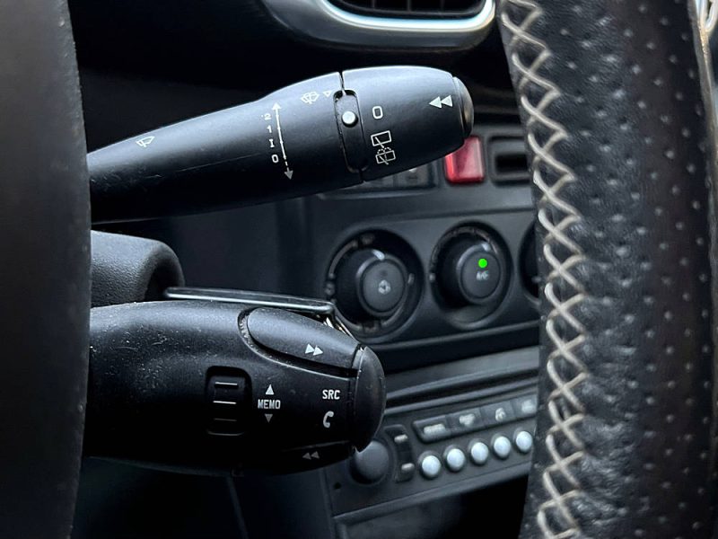 CITROEN C3 PICASSO 2016. La recherche et développement Auto Dakar explore les adaptations technologiques nécessaires pour optimiser les performances automobiles en climat tropical. Ces innovations spécifiques au contexte africain améliorent la fiabilité et la durabilité des véhicules dans nos conditions d'utilisation.