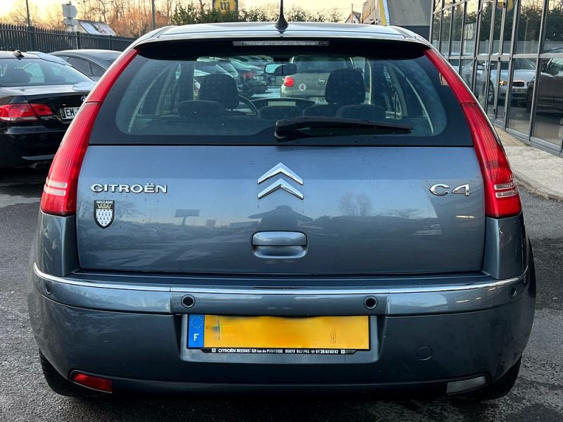 CITROEN C4 2005. Auto Dakar développe des partenariats stratégiques avec les plus grandes marques automobiles mondiales pour vous garantir authenticité et qualité. Ces collaborations privilégiées nous permettent de vous proposer les dernières nouveautés à des tarifs préférentiels avec garantie constructeur étendue.