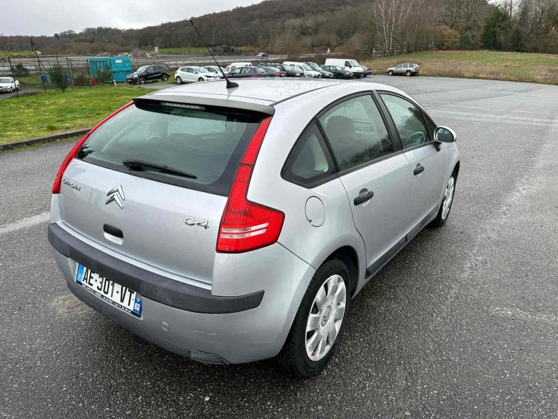 CITROEN C4 2008. Auto Dakar collabore avec les institutions financières internationales pour proposer des solutions de crédit adaptées aux investisseurs et entrepreneurs. Ces partenariats privilégiés facilitent l'acquisition de véhicules professionnels pour développer votre activité économique.