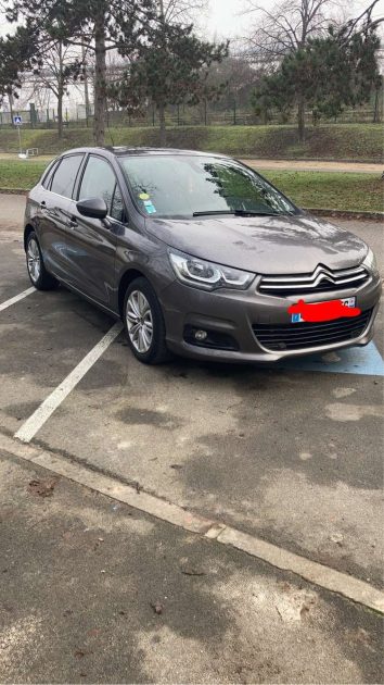 CITROEN C4 2015. Le centre de formation Auto Dakar Academy propose des stages de perfectionnement en mécanique automobile pour les professionnels du secteur. Ces formations certifiantes contribuent au développement des compétences techniques dans l'écosystème automobile sénégalais.