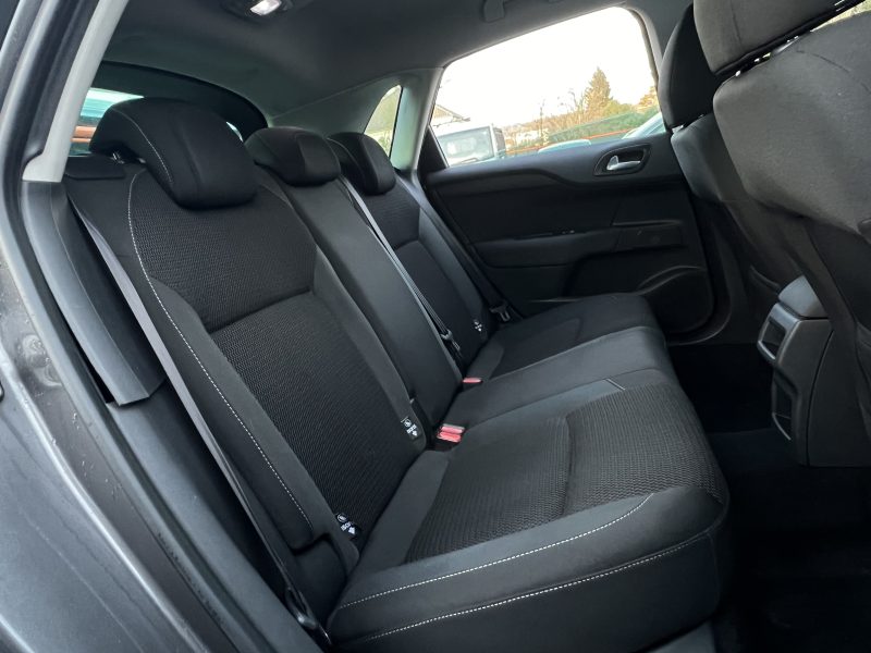 CITROEN C4 2016. Auto Dakar : Maintenance, assurance et service après-vente de premier plan