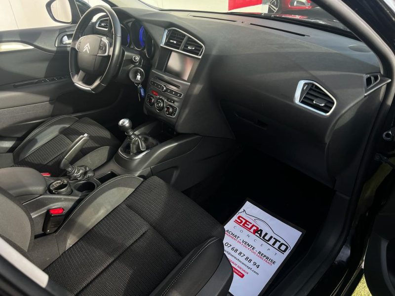 CITROEN C4 2018. Le centre de formation continue Auto Dakar propose des stages de mise à niveau pour les professionnels de l'automobile sur les nouvelles technologies. Ces formations certifiantes maintiennent l'expertise technique de l'écosystème automobile sénégalais au plus haut niveau international.