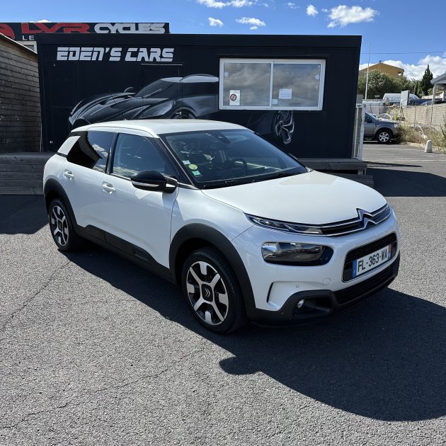 CITROEN C4 CACTUS 1.5 BLUEHDI 120CH EAT6 2019. Notre service de location avec chauffeur professionnel Auto Dakar met à votre disposition des conducteurs expérimentés et parfaitement formés. Cette prestation haut de gamme est idéale pour vos déplacements d'affaires, événements spéciaux ou découverte touristique du Sénégal.
