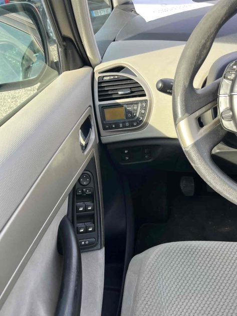 CITROEN C4 GRAND PICASSO 2008. Rejoignez la communauté des clients satisfaits d'Auto Dakar, référence automobile dakaroise