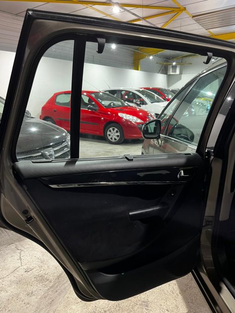 CITROEN C4 GRAND PICASSO I 2010. Auto Dakar : Livraison rapide et formalités simplifiées pour votre confort